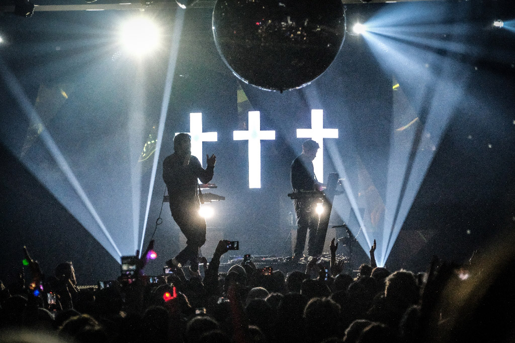 ††† (Crosses) played 2 intimate NYC shows at Elsewhere (pics, setlist)